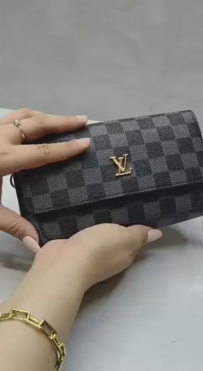 𝗟𝗢𝗨𝗜𝗦 𝗩𝗨𝗜𝗧𝗧𝗢𝗡 & 𝗚𝗨𝗖𝗖𝗜
WALLET SLING BAG
ᴅᴏᴜʙʟᴇ ᴢɪᴘᴘᴇʀ
ᴡɪᴛʜ ʟᴏɴɢ ʙᴇʟᴛ sᴛʀᴀᴘ
sɪᴢᴇ : 19cm

ᴡɪᴛʜ BOX
🎁🎁🎁

65 dhs🪙

Zain31
♥️♥️♥️