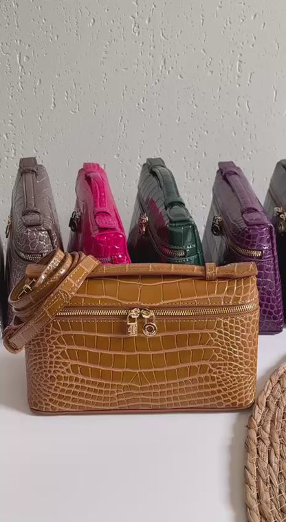 New Collection✨✨✨
LORO PIANA
20cm
350 dhs🪙🌺
Top quality 
With box🎁

Zain228
  ♥️♥️♥️