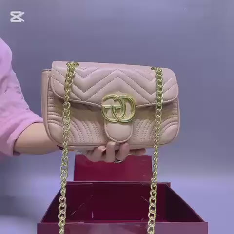 GUCCI 

RESTOCK GOOD QUALITY 
WITH BOX 
🎁🎁🎁

100 dhs🪙💕

Zain39
♥️♥️♥️