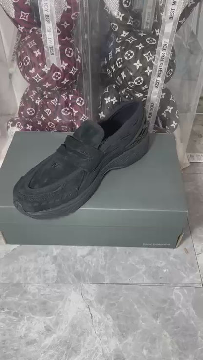 New Balance 1906L "Black Suede"
NEW ARRIVALS 🤩
Size 36-45 AVAILABLE 
210 dhs🪙💕

Zain242
♥️♥️♥️