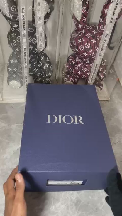 Dior B22 ‘Black’🖤
36-45 AVAILABLE🤩
270 dhs🪙💕

Zain242
♥️♥️♥️