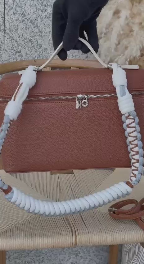 LORO PIANA

27cm
370 dhs🪙🌨️

Top quality 
With box🎁

Zain167
♥️♥️♥️