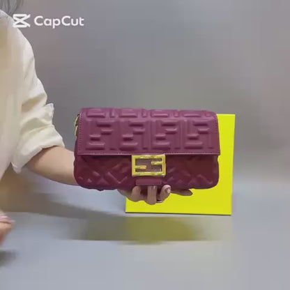 FENDI 

NEW CAME GOOD QUALITY 
WITH BOX 
🎁🎁🎁

100 dhs🇦🇪

SIZE: 26cm

Zain39
♥️♥️♥️