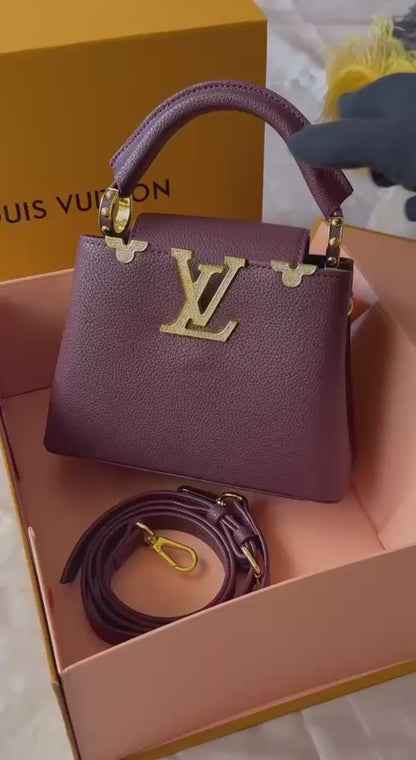 Available Again✨✨✨
LV
21cm
350 dhs🪙💕
Top quality 
With box💝

Zain167
♥️♥️♥️