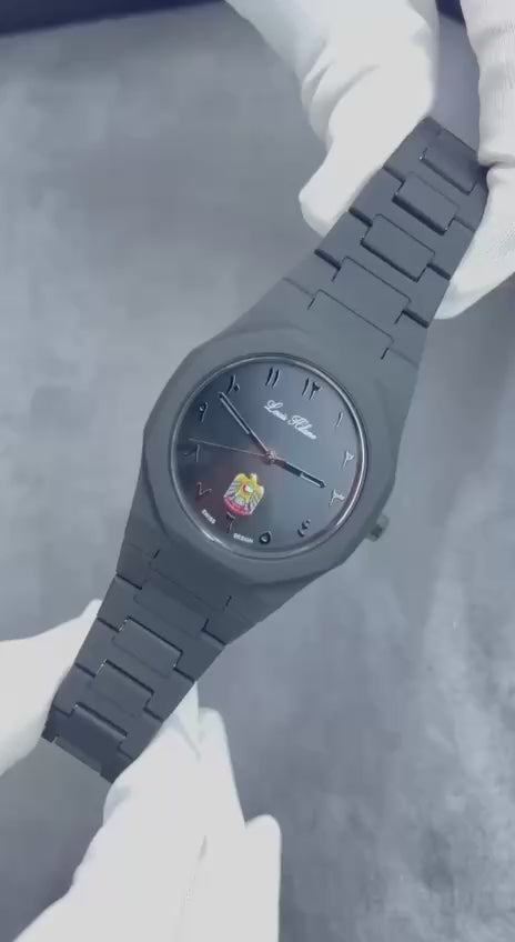 Louis Hilano watches for men good quality 
220 dhs🪙🌨️

 with box and paper bag 
🎁🎁🎁( POLYCARBON)

Zain59
♥️♥️♥️