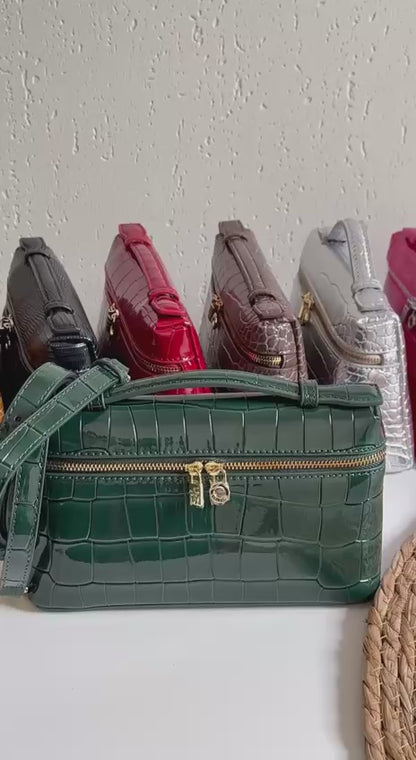 New Collection✨✨✨
LORO PIANA
20cm
350 dhs🪙🌺
Top quality 
With box🎁

Zain228
  ♥️♥️♥️
