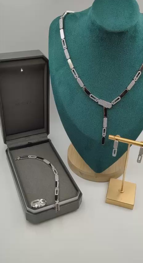 Messika Set
350 dhs🪙🌨️ 

with good box paper bag
🎁🎁🎁

Zain210
♥️♥️♥️