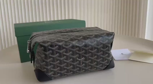 GOYARD 

NEW CAME HIGH QUALITY 

WITH BOX 
🎁🎁🎁

90 dhs🪙🌨️

Zain39
♥️♥️♥️