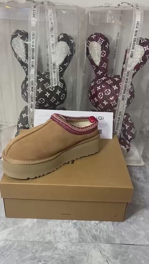 UGG Tazz Slipper Chestnut ‘Brown’🤎
36-41 AVAILABLE🤩
Master 
270 dhs🪙

Zain242
❤️❤️❤️