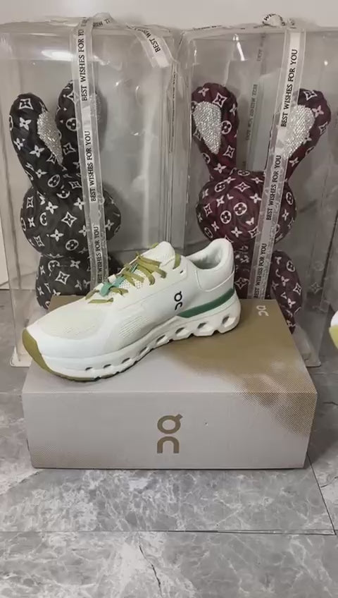 Cloudrunner 2 Sneaker ‘Undyed & Green’💚
36-45 AVAILABLE🤩
200 dhs🪙💚

Zain242
♥️♥️♥️