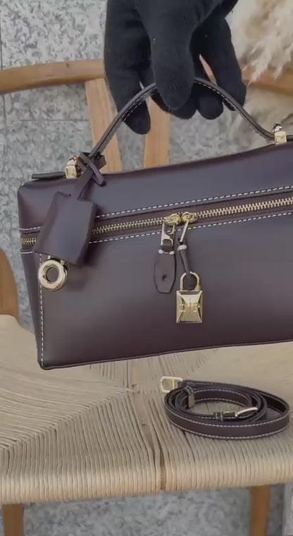 New collection✨✨✨

LORO PIANA
22cm
350 dhs🪙🌨️

Top quality 
With box🎁

Zain167
♥️♥️♥️