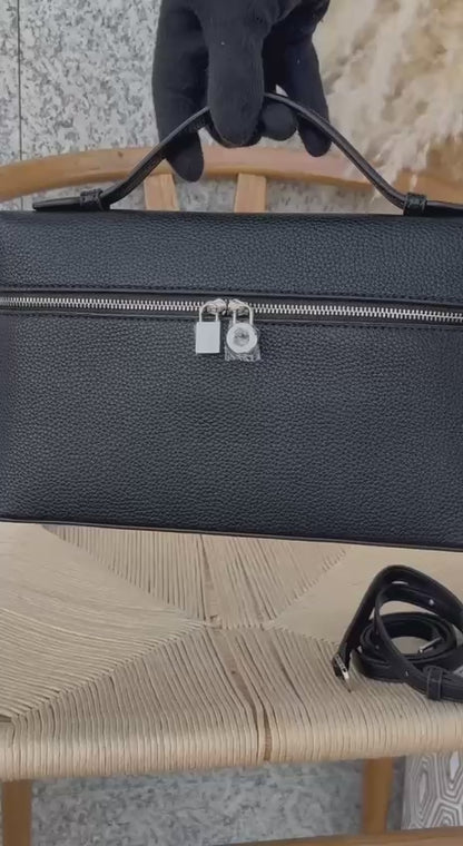 Available Again✨✨✨

LORO PIANA

27cm
370 dhs🪙🌨️

Top quality 
With box🎁

Zain167
♥️♥️♥️