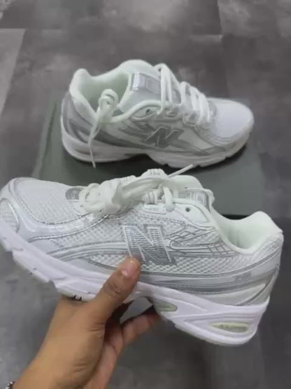 New Balance 740 Bungee Lace White Silver Metallic ，
Size 36-45，
180 dhs🪙💚

Zain18
♥️♥️♥️
