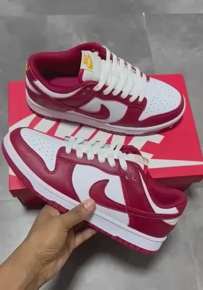 Nike Dunk Low Usc ，
Size 36-44，
220 dhs🪙

Zain18
♥️♥️♥️