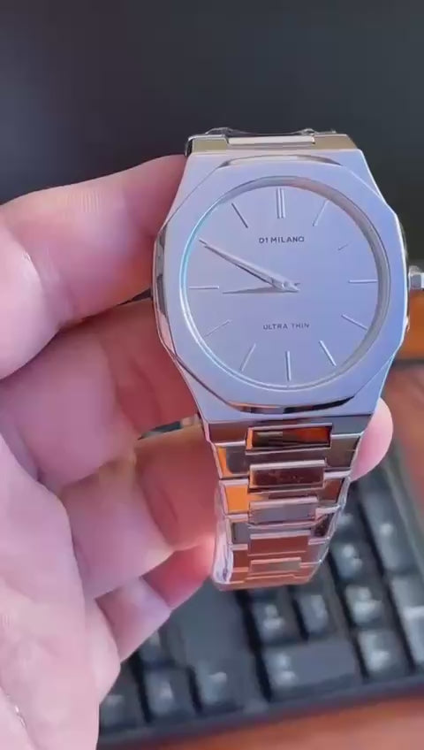 D1 milano watch for men (ULTRATHIN mirror) 
300 dhs🪙💚

Zain59
♥️♥️♥️