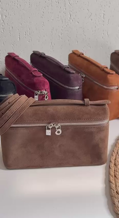 New Collection✨✨✨
LORO PIANA
20cm
350 dhs🪙🌺
Top quality 
With box🎁

Zain228
♥️♥️♥️