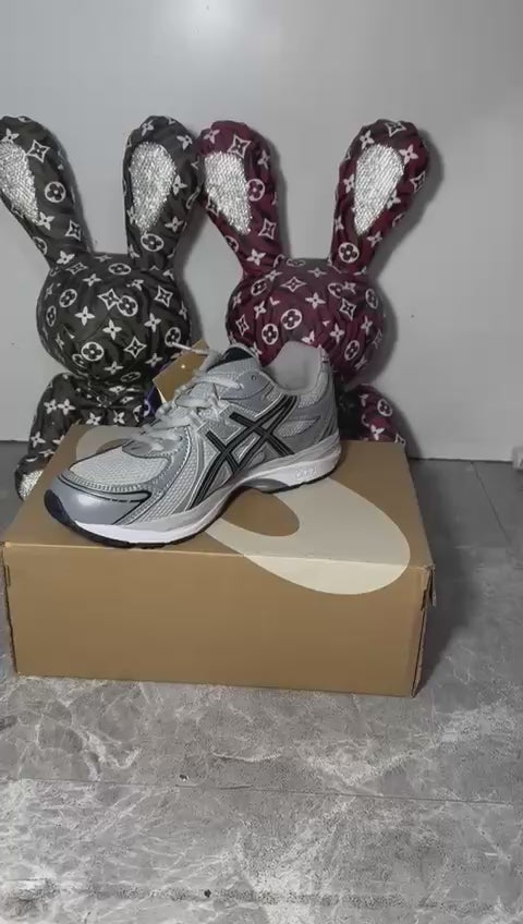 Asics Gel-SEKIRAN ‘Gravel/Pure
Silver’
Size 36-45 AVAILABLE 
200 dhs🪙💕

Zain242
♥️♥️♥️