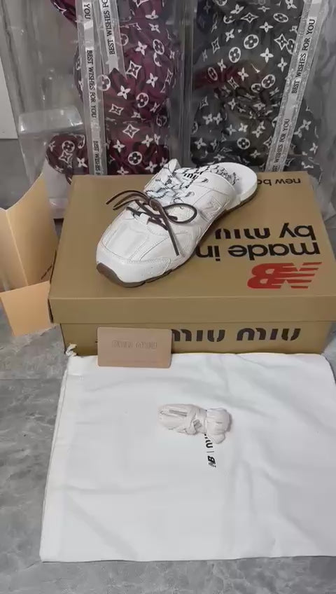 New Balance X Miu Miu 530 SL deco calf leather mules ‘White’🤍
36-41 AVAILABLE 🤩
190 dhs🪙💕

Zain242
♥️♥️♥️