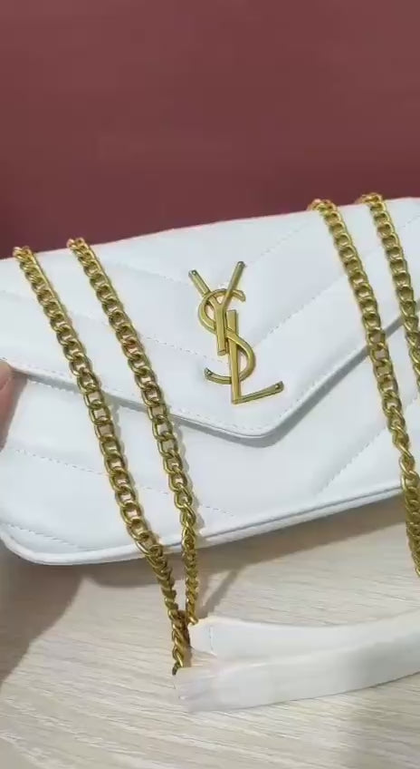 YSL
90 dhs🪙💚
with box
🎁🎁🎁

size 24cm

Zain26
♥️♥️♥️