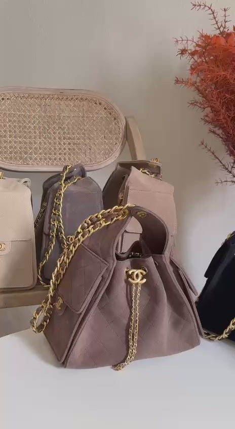 New collection✨✨✨
CHANEL
25cm
380 dhs🪙💚
Top quality 
With box🎁

Zain167
♥️♥️♥️