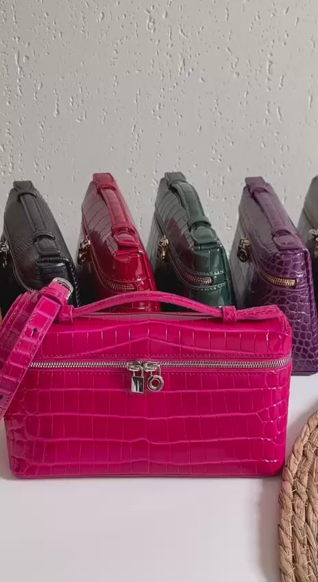 New Collection✨✨✨
LORO PIANA
20cm
350 dhs🪙🌺
Top quality 
With box🎁

Zain228
  ♥️♥️♥️