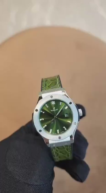 Hublot watch for ladies 
good quality 
290 dhs🪙💕

Zain59
♥️♥️♥️