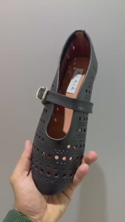 Alaia 
New arrived 
Size 36 to 41
105 dhs🪙🌨️

Zain21
♥️♥️♥️