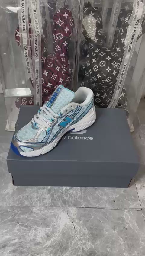 new balance 740 ‘White and Sky blue’
36-45 AVAILABLE 🤩
180 dhs🪙💚

Zain242
♥️♥️♥️