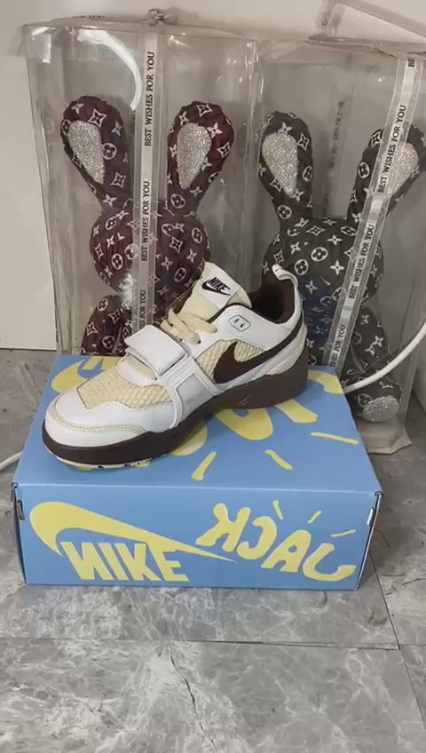 Nike Zoom Field Jaxx Travis Scott ‘Light Chocolate’ 🤎🌵
40-45 AVAILABLE 
210 dhs🪙💕

Zain242
♥️♥️♥️
