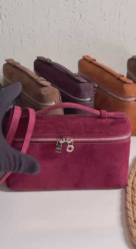 New Collection✨✨✨
LORO PIANA
20cm
350 dhs🪙🌺
Top quality 
With box🎁

Zain228
♥️♥️♥️