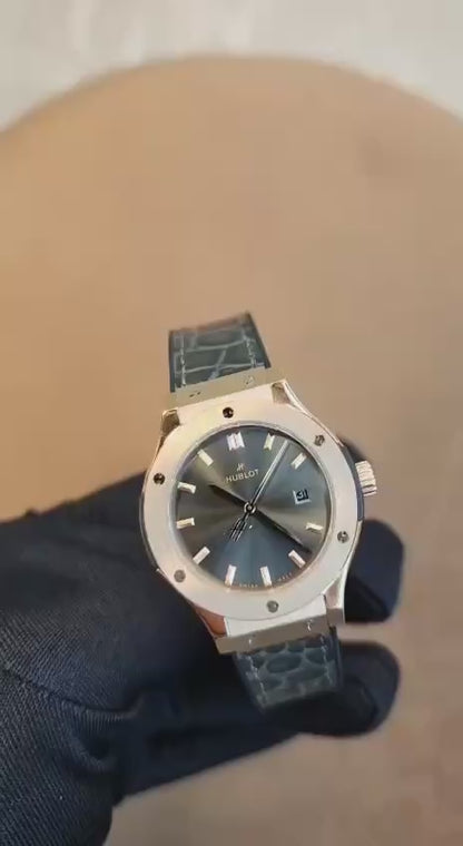 Hublot watch for ladies 
good quality 
290 dhs🪙💕

Zain59
♥️♥️♥️