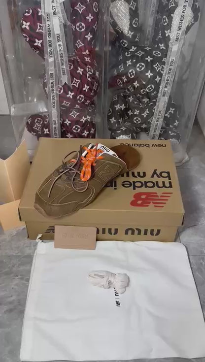 New Balance X Miu Miu 530 SL deco calf leather mules ‘Dark brown’
36-41 AVAILABLE 🤩
190 dhs🪙💕

Zain242
♥️♥️♥️
