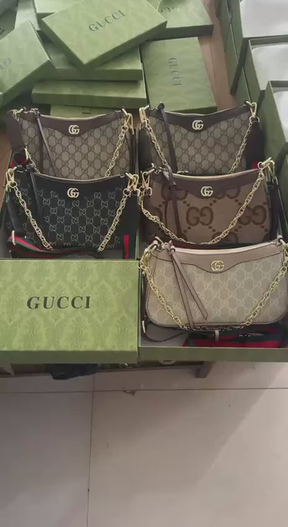 Gucci
90 dhs🇦🇪

with box
🎁🎁🎁

size 24cm

Zain26
♥️♥️♥️