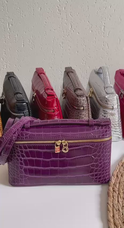 New Collection✨✨✨
LORO PIANA
20cm
350 dhs🪙🌺
Top quality 
With box🎁

Zain228
  ♥️♥️♥️