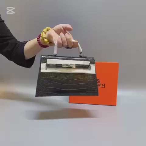 HERMES 

NEW CAME 

GOOD QUALITY 

WITH BOX 
🎁🎁🎁

95 dhs🪙🖤

Zain39
♥️♥️♥️