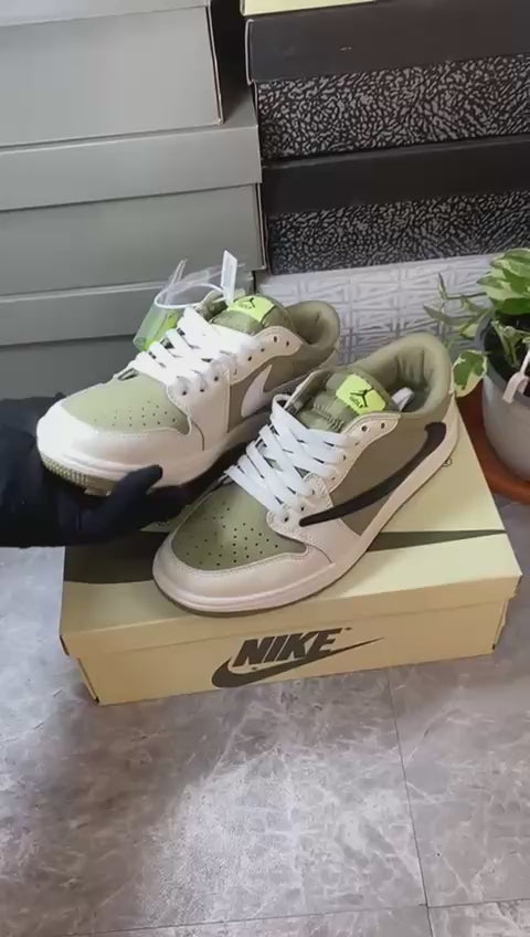 Jordan x Travis Scott Air Jordan 1 Low Golf ⛳️ 
36-45 AVAILABLE 
210 dhs🇦🇪

Zain242
♥️♥️♥️
