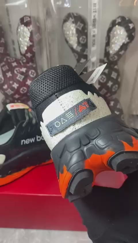 NEW BALANCE NB FRESH FOAM TRAIL MORE V3 'BLACK ORANGE ' 🖤
36-45 AVAILABLE 🤩
260 dhs🪙

Zain242
♥️♥️♥️