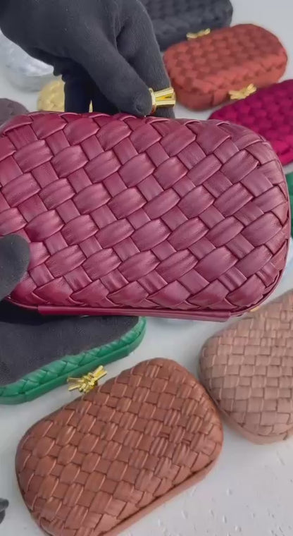 New Collection✨✨✨
BOTTEGA VENETA

20cm
340 dhs🇦🇪

Top quality 

With box
🎁🎁🎁

Zain167
♥️♥️♥️