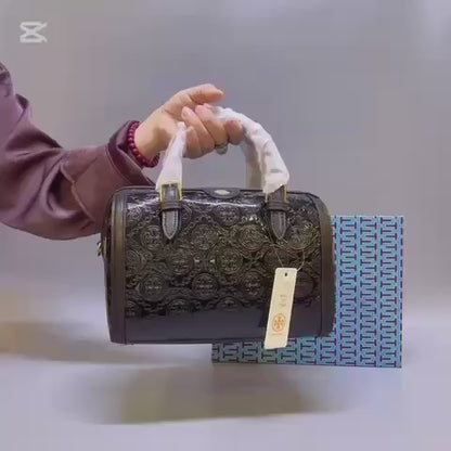 TORY BURCH 
RESTOCK GOOD QUALITY 

WITH BOX 
🎁🎁🎁

BIG SIZE 
95 dhs🪙💕

SMALL SIZE  
90 dhs🪙💕

Zain39
♥️♥️♥️