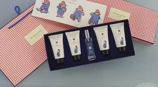 JO MALONE 5IN1 SET
110 dhs🇦🇪

4 pcs hand cream 
- English 
- blackberry 
- wood sage
- lime basil
1 pc cologne

Zain01
♥️♥️♥️