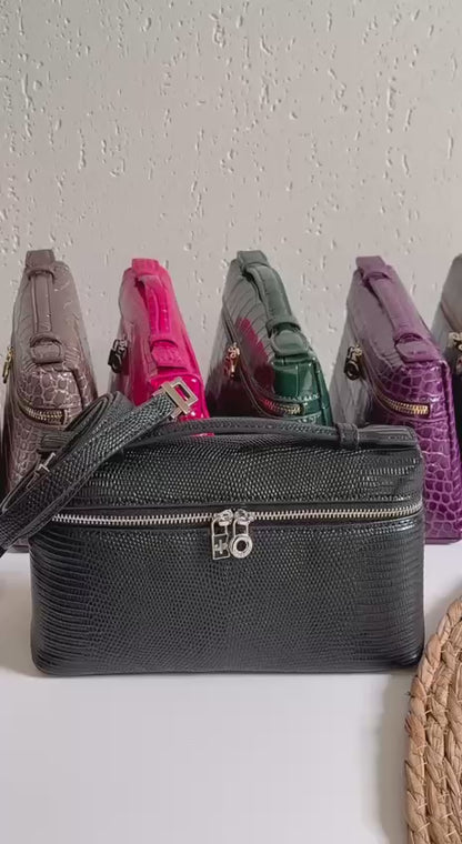 New Collection✨✨✨
LORO PIANA
20cm
350 dhs🪙🌺
Top quality 
With box🎁

Zain228
  ♥️♥️♥️