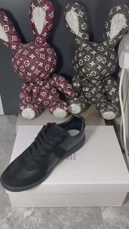 Maison Margiela Replica 'Black' 🖤
Size 36-45 AVAILABLE 🤩
200 dhs🪙💕

Zain242
♥️♥️♥️