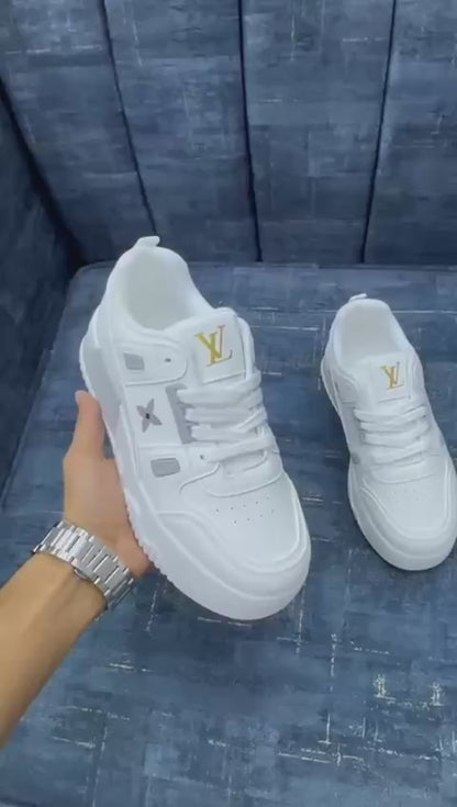 LV
Size 36to41    
75 dhs🪙💕

Zain163
♥️♥️♥️
