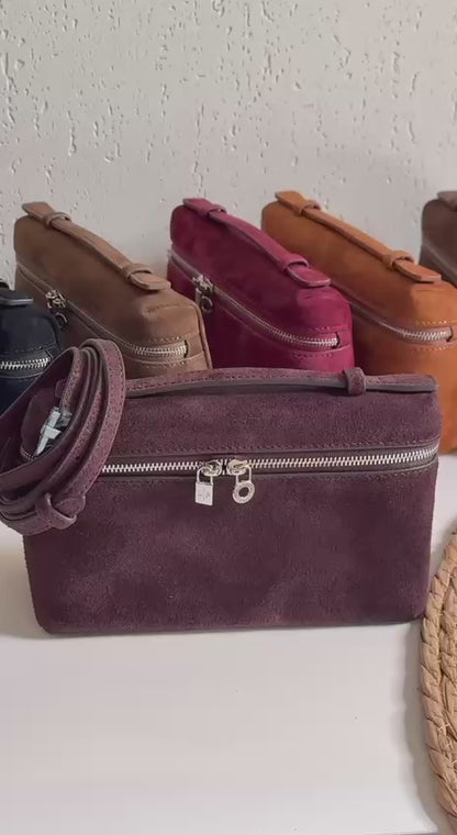 New Collection✨✨✨
LORO PIANA
20cm
350 dhs🪙🌺
Top quality 
With box🎁

Zain228
♥️♥️♥️