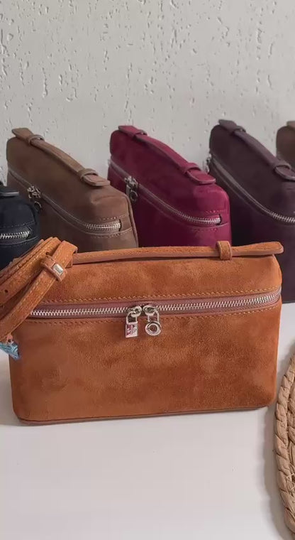 New Collection✨✨✨
LORO PIANA
20cm
350 dhs🪙🌺
Top quality 
With box🎁

Zain228
♥️♥️♥️