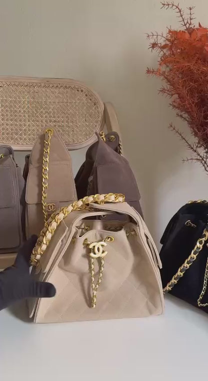 New collection✨✨✨
CHANEL
25cm
380 dhs🪙💚
Top quality 
With box🎁

Zain167
♥️♥️♥️