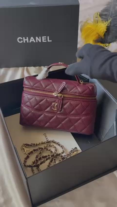 CHANEL
19cm
340 dhs🇦🇪
Top quality 
With box🎁

Zain167
♥️♥️♥️