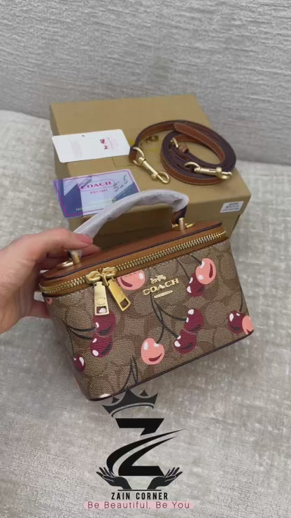 COACH 
NEW CAME GOOD QUALITY 
WITH BOX  
🎁🎁🎁

90 dhs🪙💕
SIZE: 17.5cm

Zain39

اطلبوها من الوتس المثبت في الأعلى👆🏻👆🏻

تواصلو معنا 👈🏻 Zain 
For order WhatsApp pinned 👆🏻

♥️♥️♥️