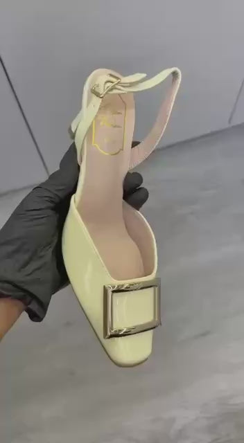 ROGER VIVIER 
HEEL 
GOOD QUALITY 
110 dhs🪙💚
Size 36 TO 41

Zain40
♥️♥️♥️