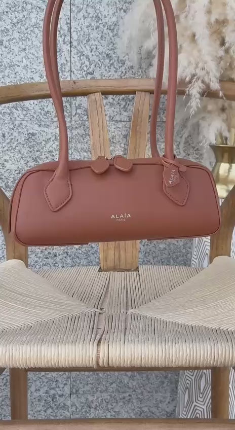 ALAIA

27cm
340 dhs🪙🌨️

Top quality

Zain167
♥️♥️♥️
